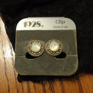 clip on earrings vintage 1928
